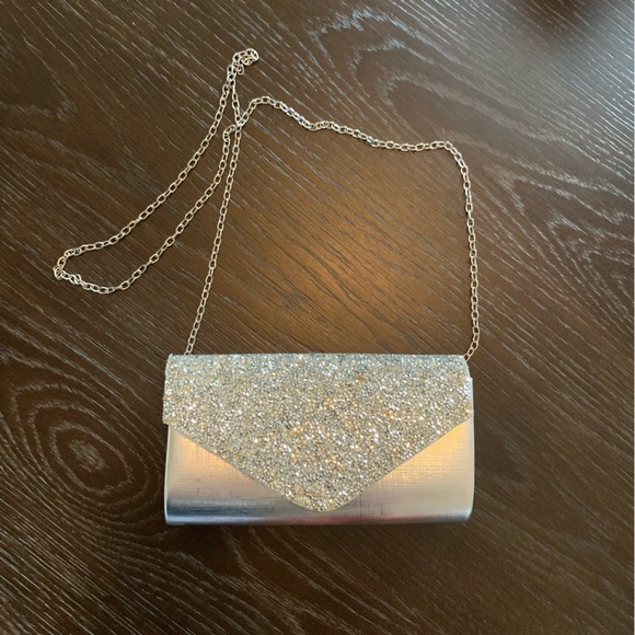 Silver Purse - Picture 1 of 6
